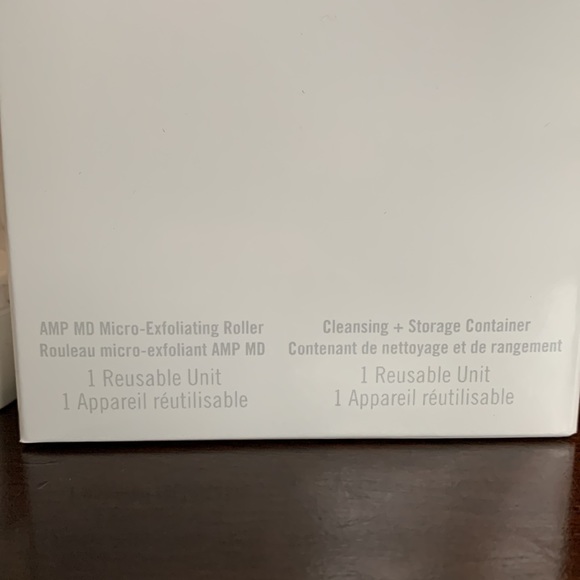 BNIB Rodan + Fields AMP MD Micro-Exfoliating Roller Display Kit 💙 - Picture 9 of 14